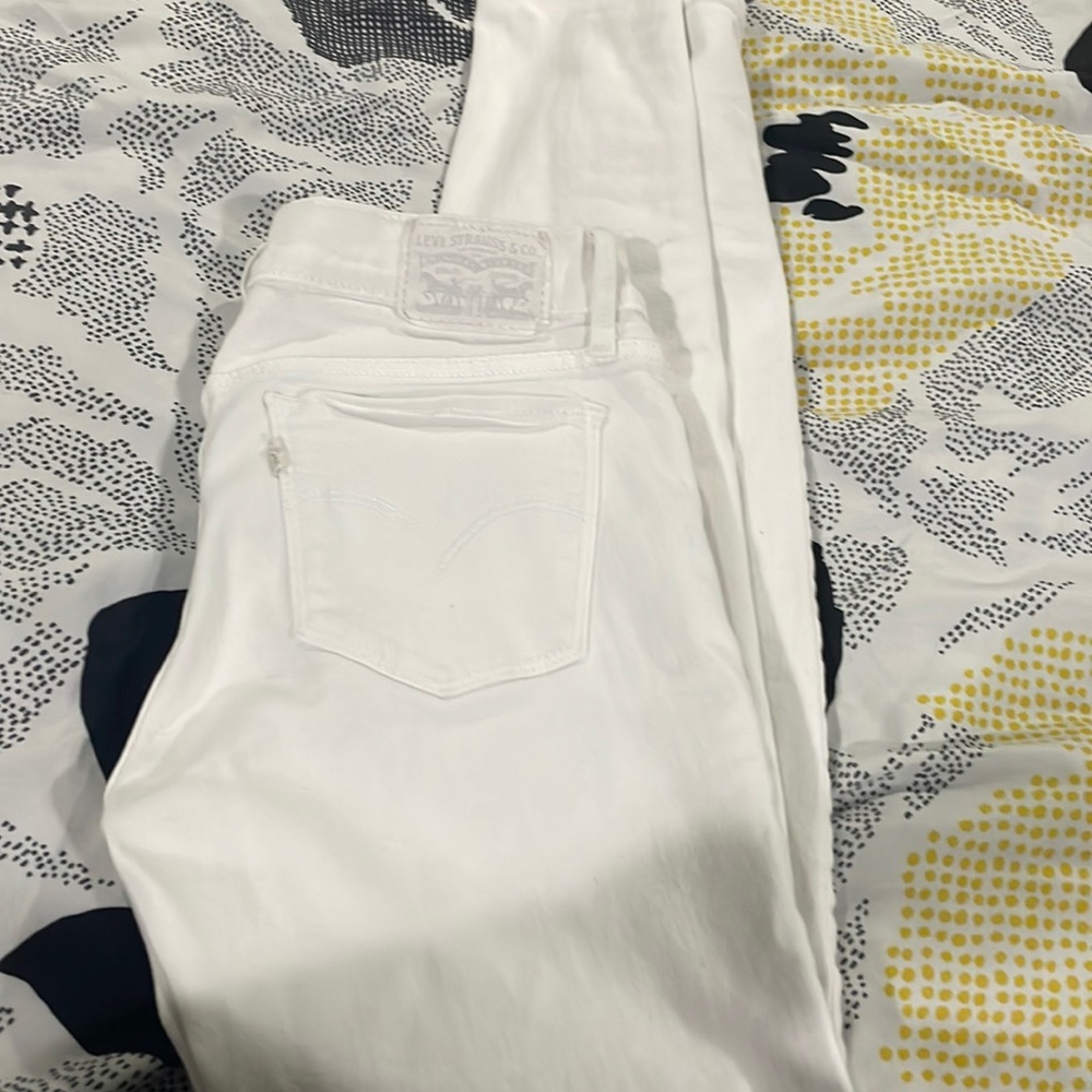 Levi’s white skinny jeans size 27